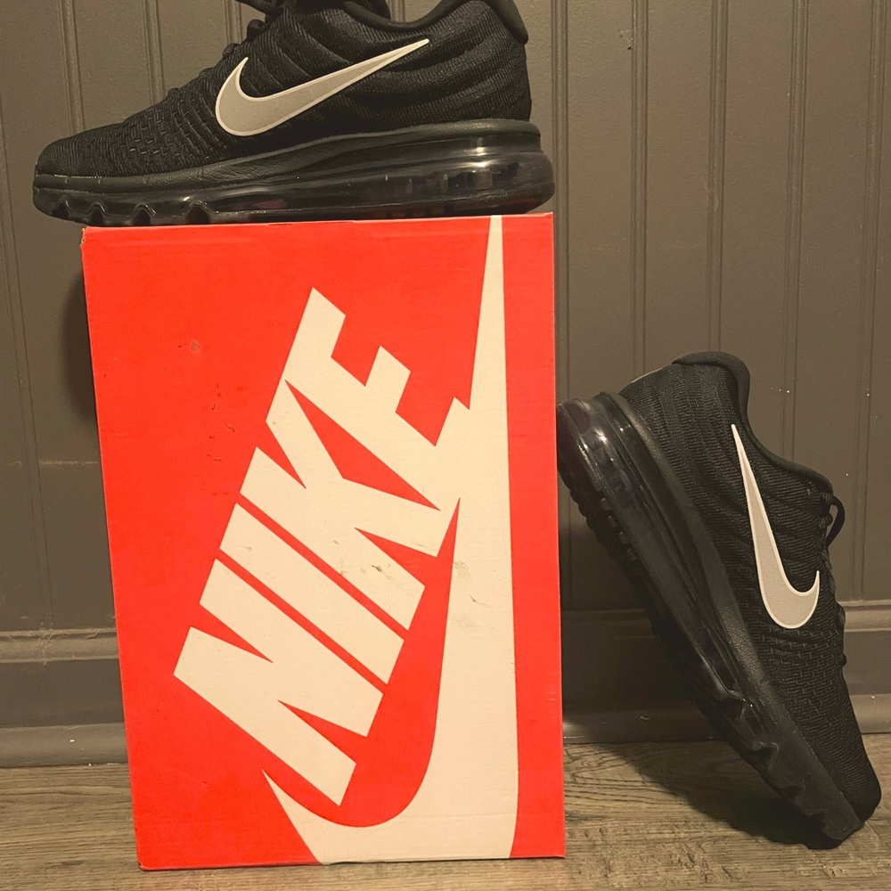 Brand New Pair of Women’s Nike Air Max 2017 athletic shoes. Women’s Size 8.